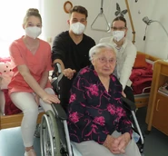 Irmgard Genthe107.jpg (193 KB) Irmgard Genthe on her 107th birthday in 2021