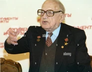 Boris (age 102) at a news conference when he won the state prize on August 31, 2003.