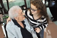 Katherine Coughlin on her 110th birthday with Dhara Dumont (aged 7) in 2013.