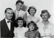 Don Lusk family.jpeg (58 KB) Lusk with his family around the mid-1950s