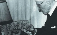 Leoz-Ortin writing on his machine (undated)