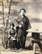 Nakachi around 1920, with her sister.