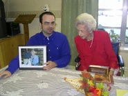 SGibsonRYoung115.jpg (69 KB) Susie Gibson (aged 115) with Robert Young.