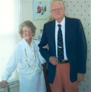 FVanStockum3.jpg (20 KB) Ronald and his mother Florence in 2002