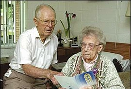 GThaxton1.jpg (17 KB) Grace Thaxton with her son Robert Thaxton