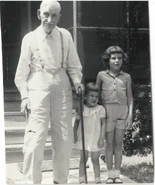 JK2.jpg (459 KB) James with his descendants around his 111th birthday in 1965 (Photo 2).