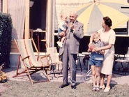 In the garden with the Mackenbach family, in 1964: little Paul, dad Mackenbach, brother Erik, and Leny.