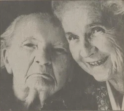 FvanAsselt-Benkemper4.jpg (72 KB) At age 109, together with her daughter Gerda.