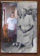 Daisy Bivens4.jpg (54 KB) Daisy and her mother Pearl.