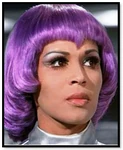 Lieutenant Nina Barry (Dolores Mantez)