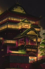 Das Badehaus bei Nacht.