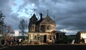 TheFarmhouseExteriorNightShootBts01.jpg (133 KB) Farmhouse night filming (Credit: Jason Reitman)