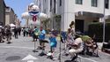 Musicians at Sony lot Entrence (credit: The Daily Woo)