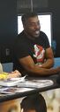 Ernie Hudson at autograph table (credit: The Hollywood Times)