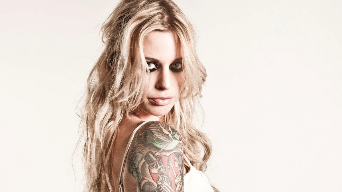 Gin Wigmore Gin Wigmore Wiki Fandom