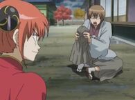 Kagura smiled to Sougo injured his leg in Episode 77