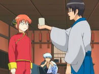 Shinpachi claiming the toilet paper from Kagura in Episode 10