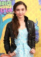 Rowan-blanchard-27th-annual-kids-choice-awards-01