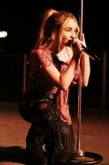 Sabrina-carpenter-performs-at-a-concert-in-milano-05-22-2017 5