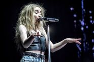 Sabrina-carpenter-performing-at-motorpoint-arena-in-nottingham-uk-may-2017-1