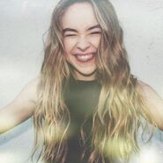 Sabrina-carpenter-beachy-waves