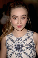 Sabrina Carpenter Marchesa Front Row Spring 91BNHnrL4Lnl