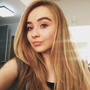 Sabrina-carpenter-hair -2