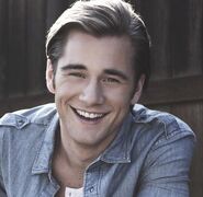 Luke Benward- 1425767401