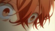 Mafuyu realizing that his guitar string broke