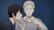 Akihiko feeding Ugetsu some of his food (13)