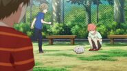 Mafuyu looking at the cat