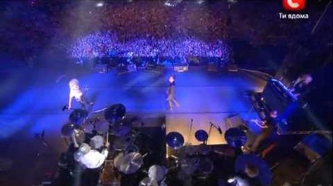 Adam_Lambert_with_QUEEN_-_Bohemian_Rhapsody_(Kiev)