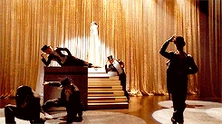 Tumblr mgu9a2pvGD1ra5gbxo1 r1 250.gif