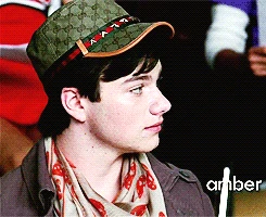 Tumblr n7kna3tmvL1qh97q8o6 250.gif