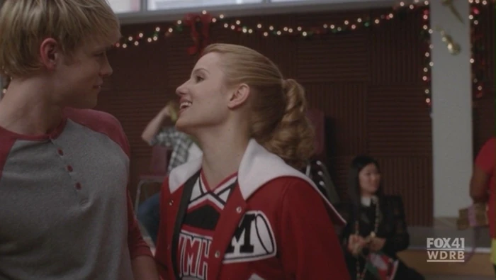 Fabrevans-2x10-A-Very-Glee-Christmas-sam-and-quinn-17533374-1580-891