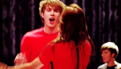 Tumblr mk0a9eLN821s59zyso5 250.gif