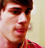 Tumblr meat57682A1qd1240o13 r3 250.gif