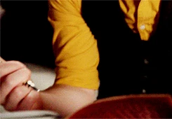 Tumblr n443wx0JPn1rk63wco1 r1 250.gif