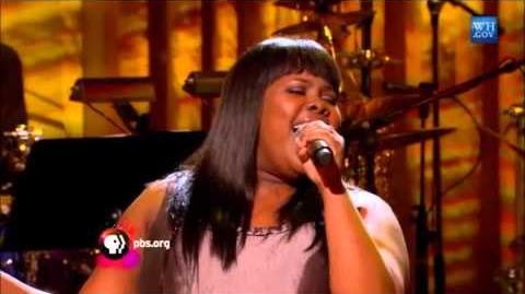 Amber_Riley_sings_"Living_For_The_City"_at_The_Motown_Sound_-_In_Performance_at_the_White_House