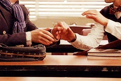 Tumblr m7bo822deP1qjenjvo6 250.gif