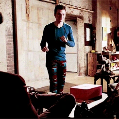 Tumblr mx0l1lwPEF1qaxxelo3 r1 250.gif