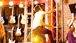 Tumblr n1l4bfC4YU1ra5gbxo8 250.gif