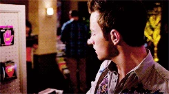 Tumblr njcy0s1rkY1ra5gbxo2 r2 250.gif