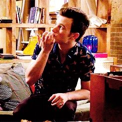 Tumblr n1l6piVNsC1ra5gbxo4 250.gif