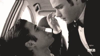 Klainemakeout.gif
