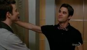 Blaine überrascht Kurt an der McKinley