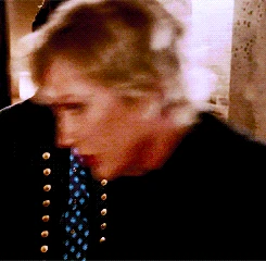 Tumblr n4jzx2x2XW1qaxxelo3 250.gif