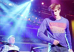 Tumblr mdalvpW81M1rbytzto4 250.gif