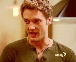 Tumblr mjbxlsLg3B1qidrf8o3 250.gif