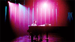 Tumblr njcy0s1rkY1ra5gbxo7 r1 250.gif